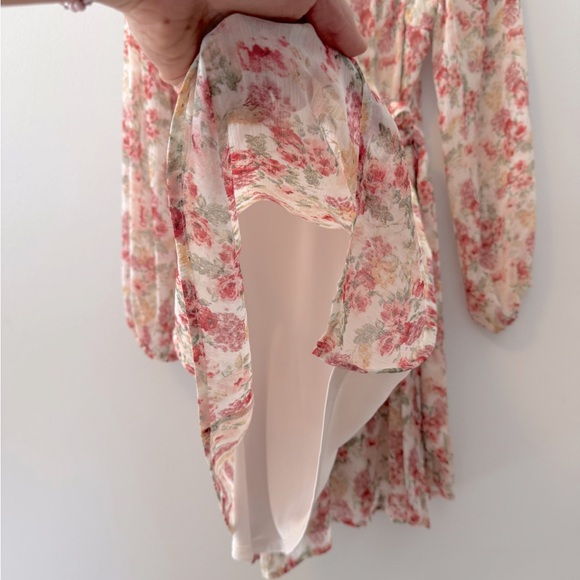 Lush Long Sleeve Spring Floral mini Wrap Dress in XS - Picture 8 of 12